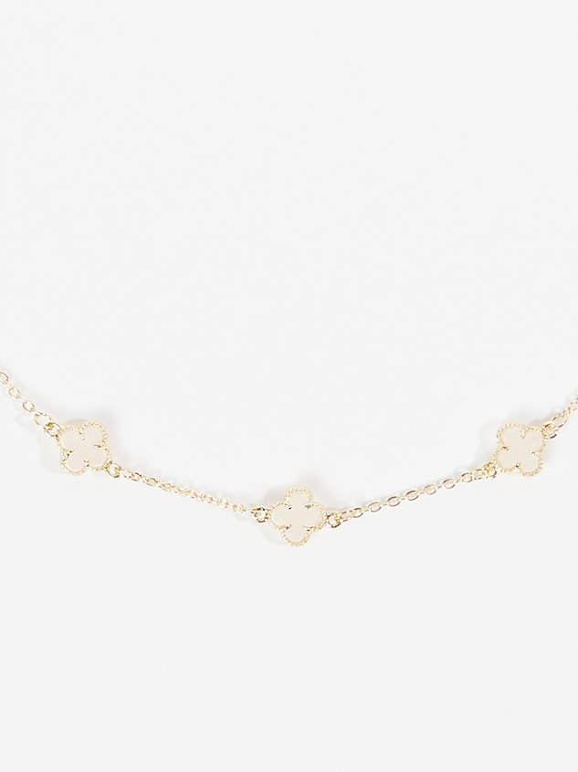 Crystal Clover Chain Necklace Detail 2 - ARULA