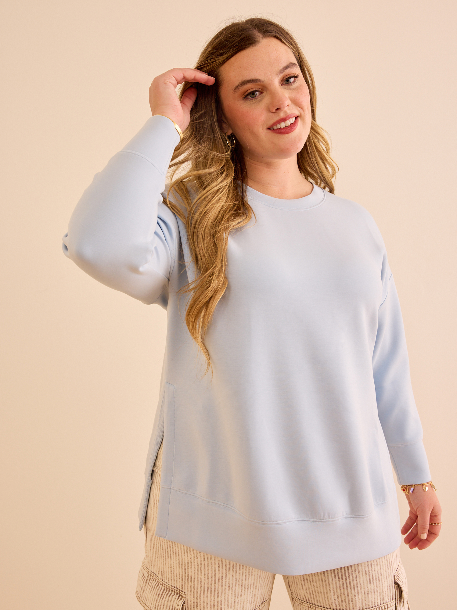 Supersoft Sweatshirt in Sky Blue | Arula