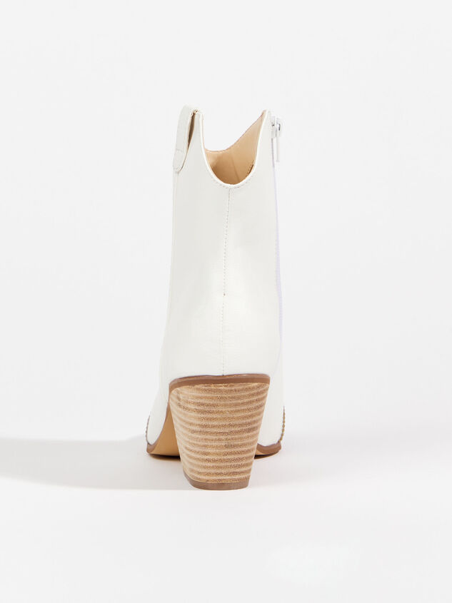 Marlene Wide Width Boots Detail 4 - ARULA