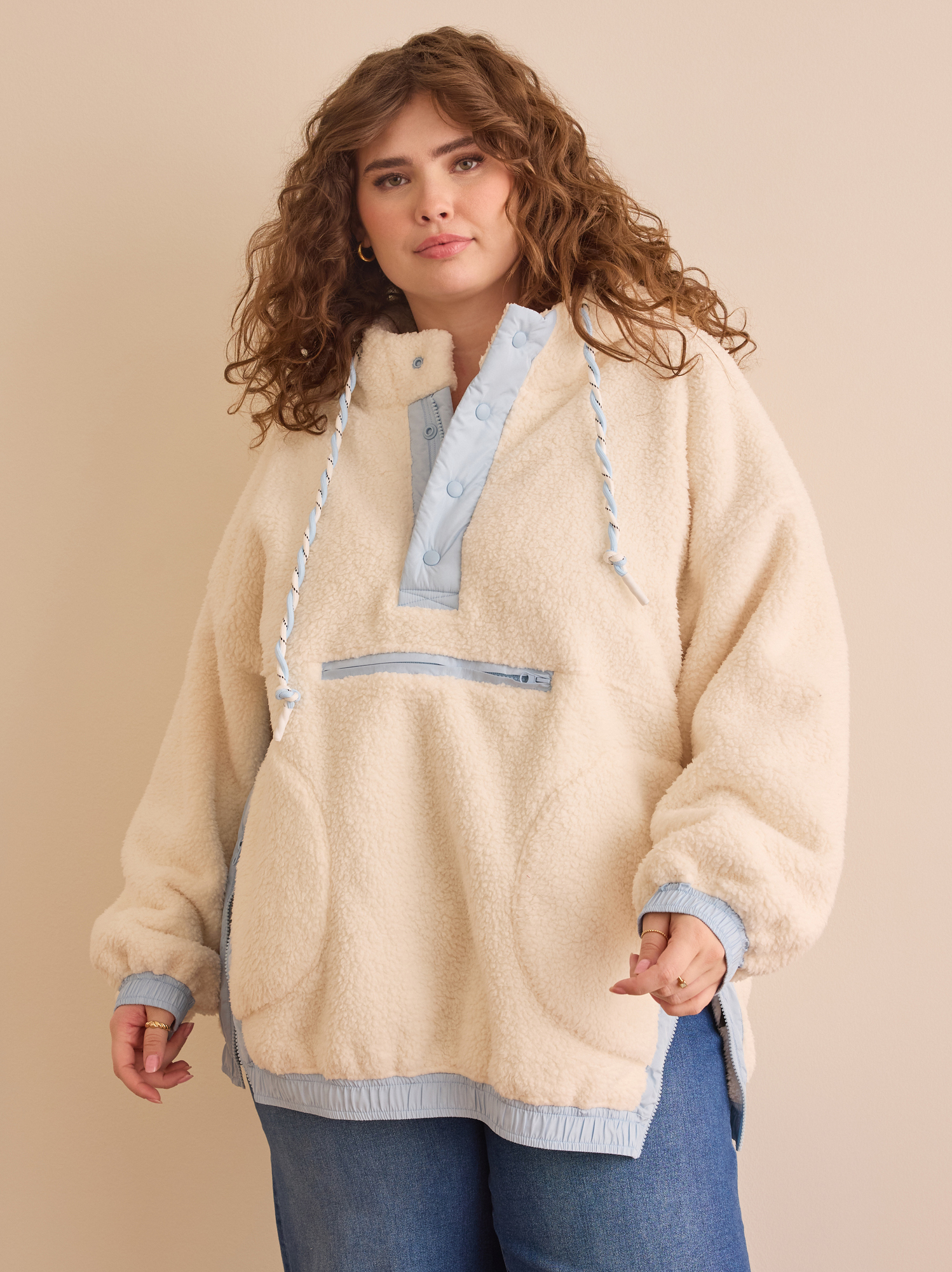 Reese Sherpa Pullover in Ivory Light Blue Arula