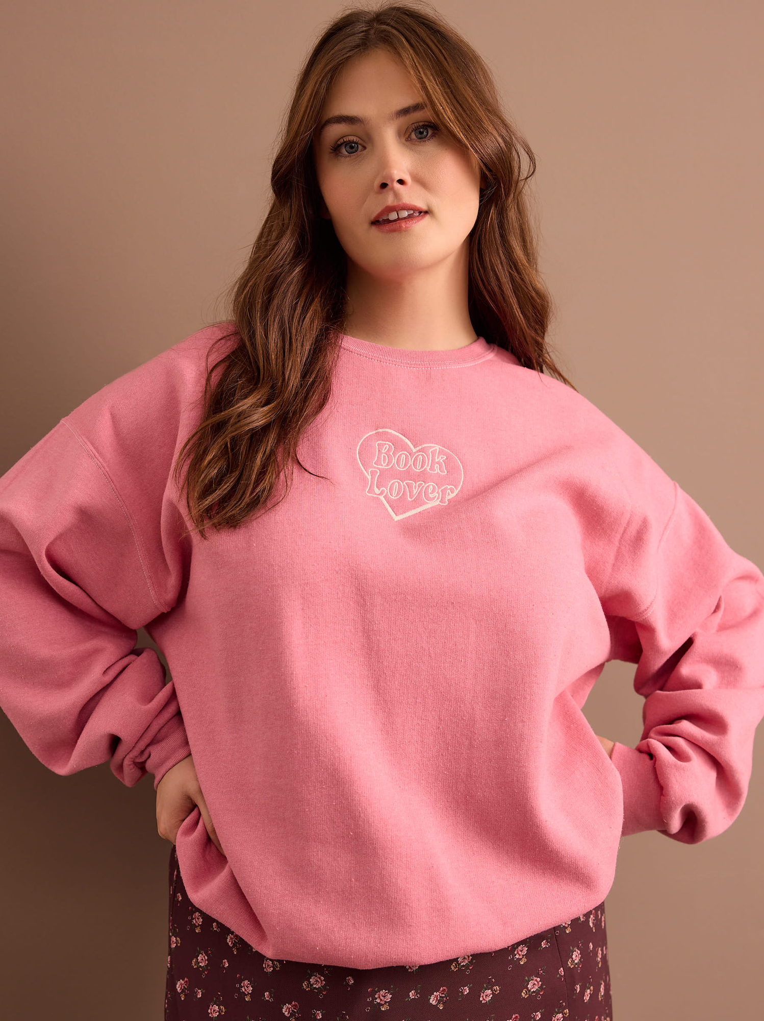 Book Lover Graphic Sweatshirt in Pink Arula