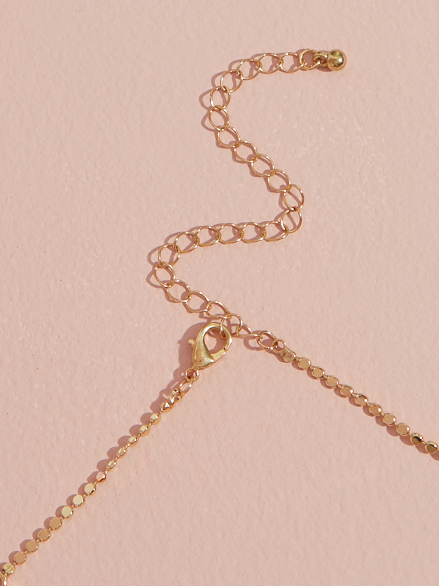 Dainty Clover Necklace Detail 2 - ARULA