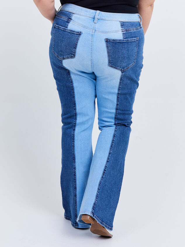 Colorblock Flare Jeans Detail 4 - ARULA