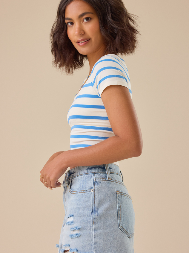 Everyday Seamless Striped Top Detail 3 - ARULA