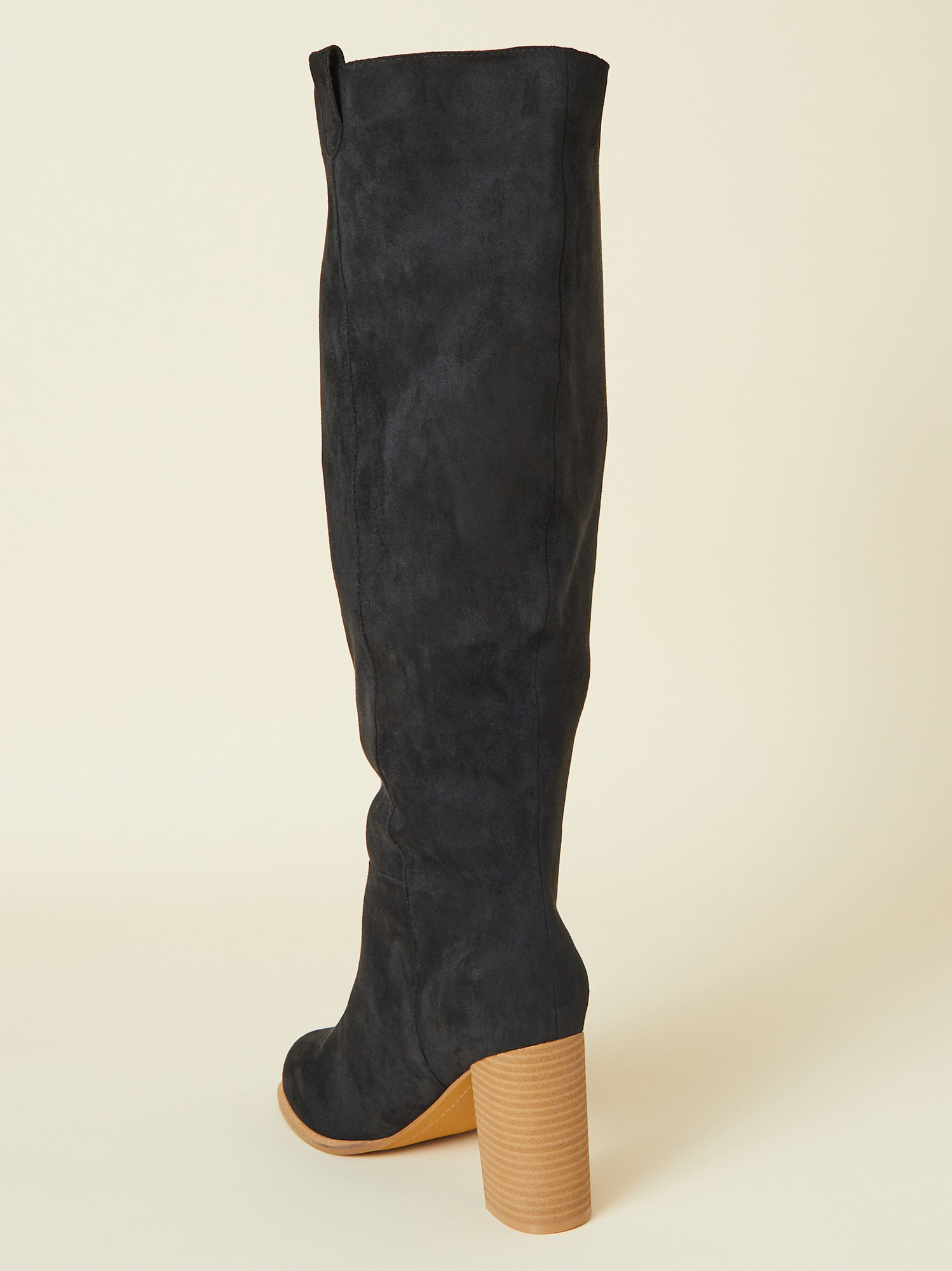 Wide width black boots 2025