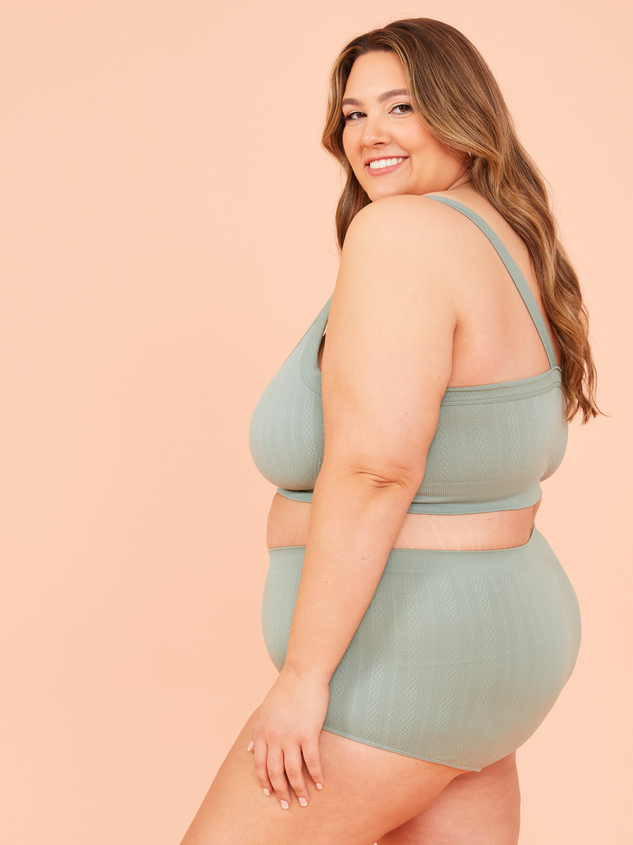 Seamless Cable Knit Bralette Detail 3 - ARULA