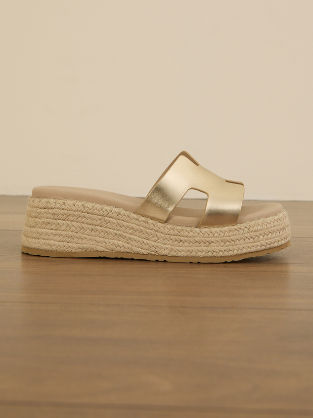 Viviann Platform Sandals Detail 2 - ARULA