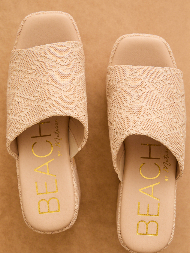 Como Platform Sandal by Matisse Detail 4 - ARULA
