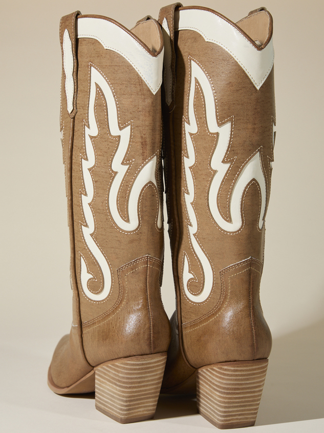 Ida Cutout Western Boot Detail 4 - ARULA