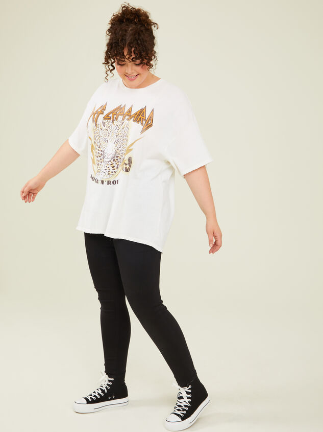 Def Leppard Oversized Tee Detail 3 - ARULA