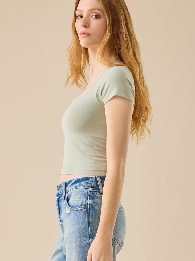 Everyday Seamless Top Detail 4 - ARULA