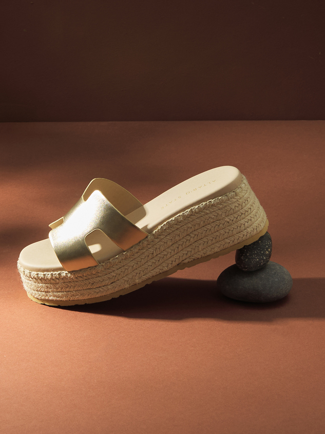 Viviann Platform Sandals Detail 2 - ARULA
