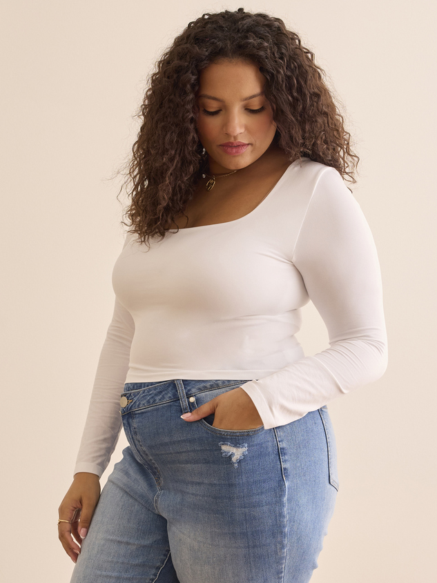 Everyday Seamless Long Sleeve Top Detail 3 - ARULA