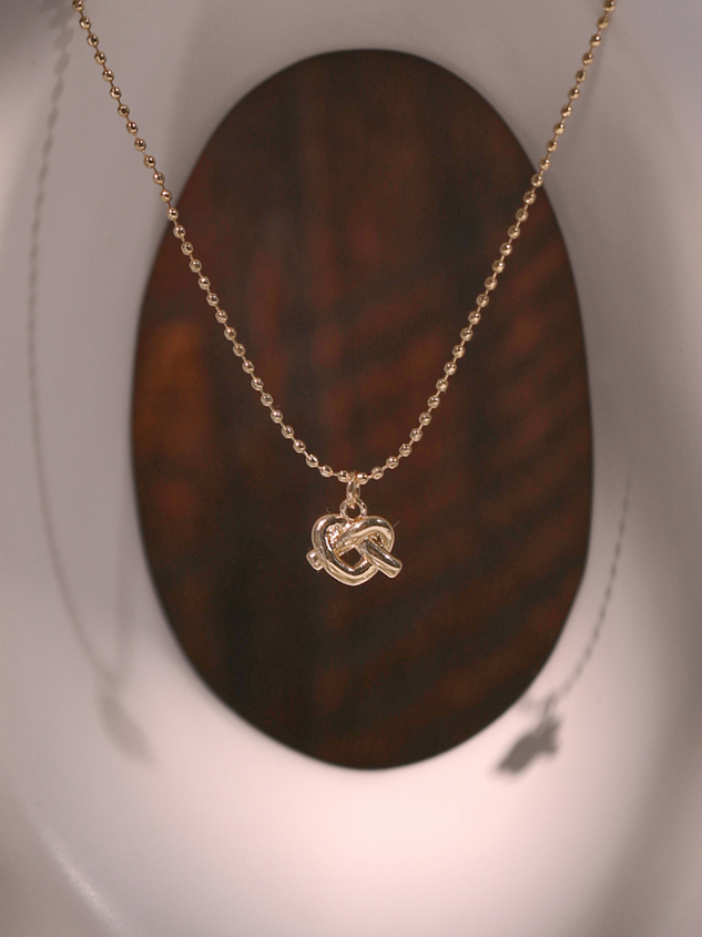 Infinite Twist Charm Necklace Detail 3 - ARULA
