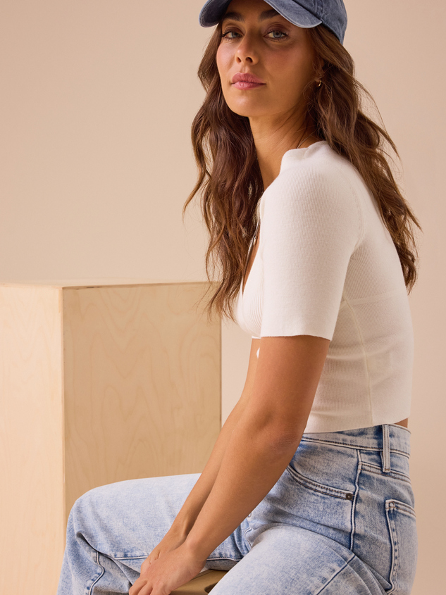 Aaliyah Fitted Top Detail 4 - ARULA