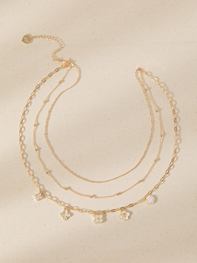 Clover Glow Necklace Detail 2 - ARULA