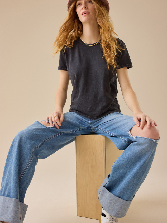 Kyla Girlfriend Tee Detail 4 - ARULA