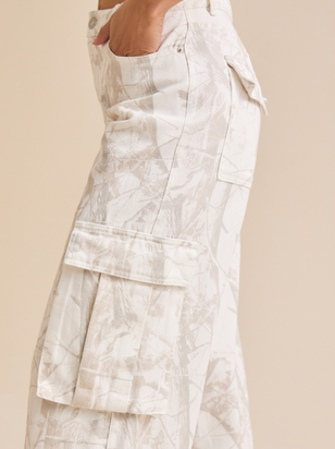 Makayla Camo Cargo Pants - ARULA