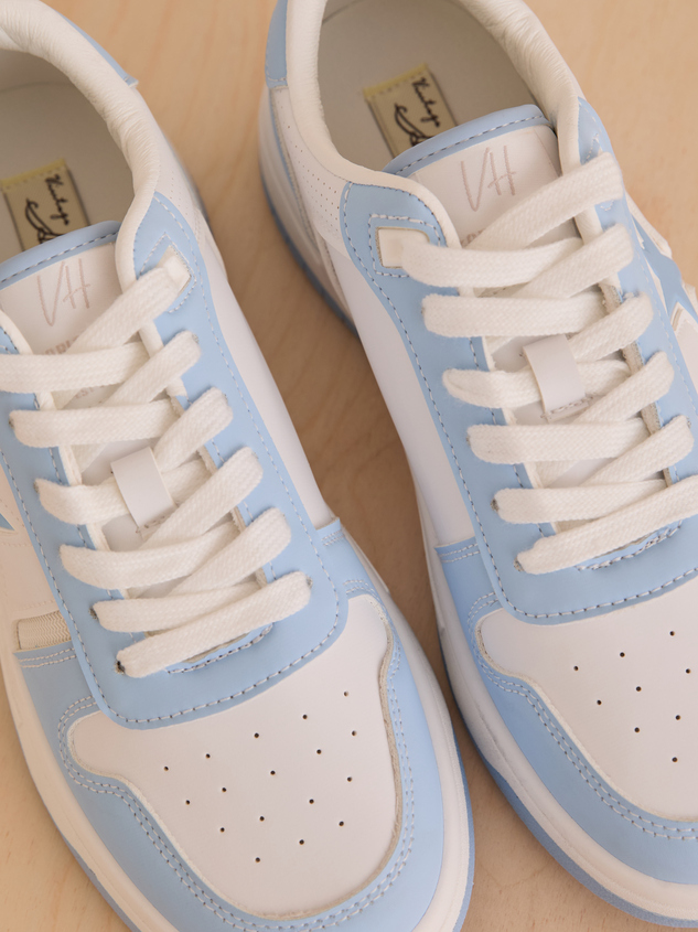 Stellar Kicks Sneakers By Vintage Havana Detail 3 - ARULA