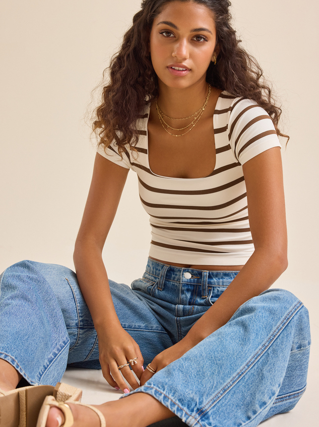 Everyday Seamless Striped Top Detail 2 - ARULA
