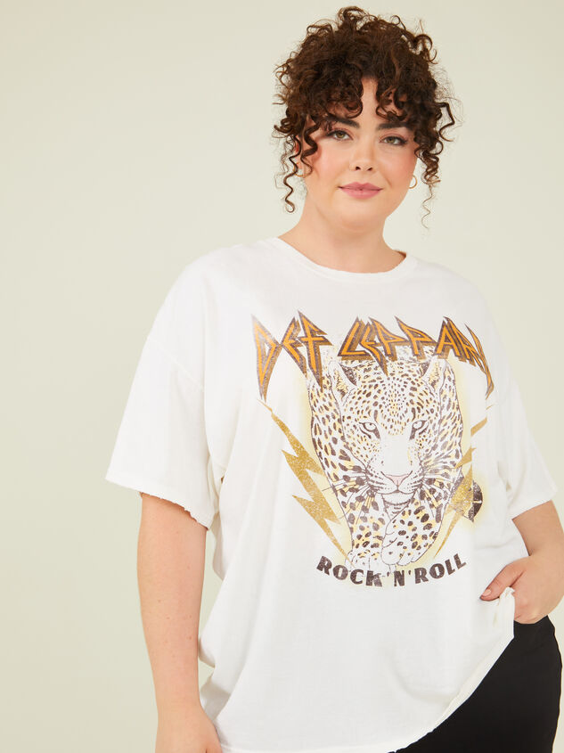 Def Leppard Oversized Tee Detail 2 - ARULA