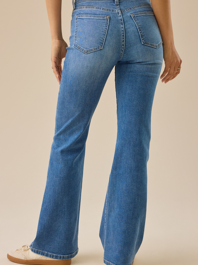 Stratton Boot Cut Jeans Detail 5 - ARULA