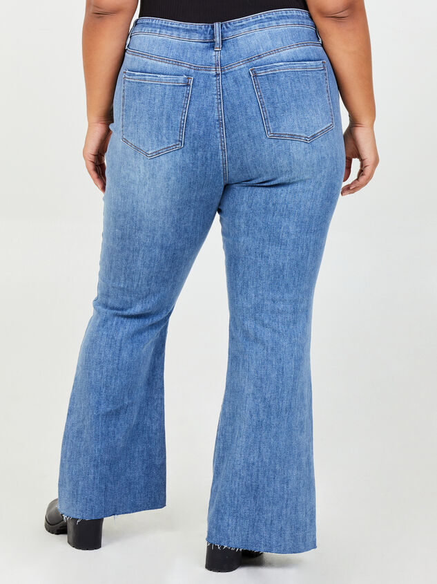 Suzie Incrediflex Flare Jeans Detail 4 - ARULA