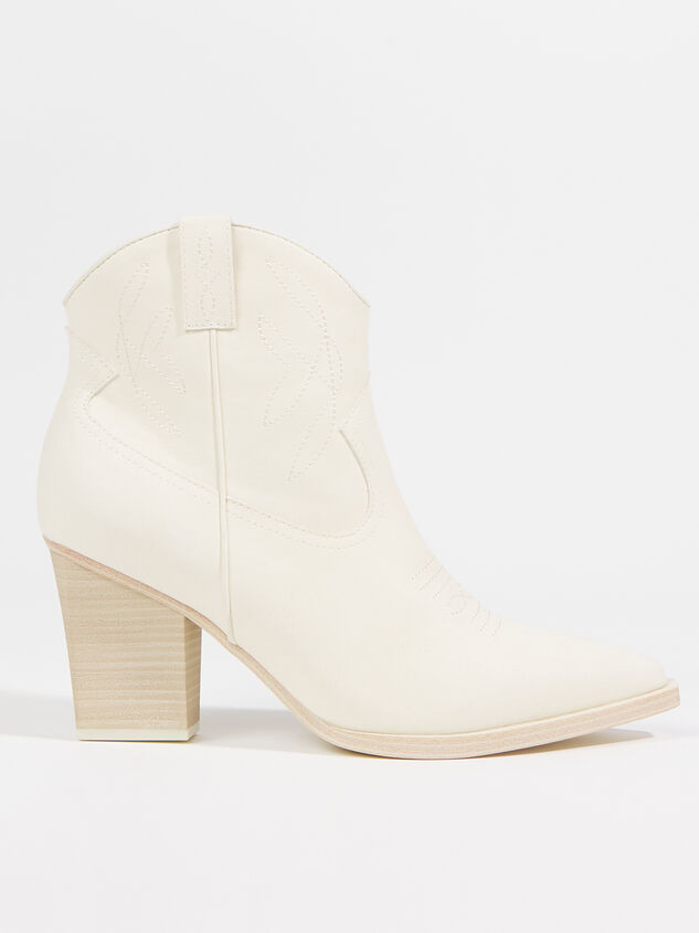 Leony Wide Width Boots Detail 2 - ARULA