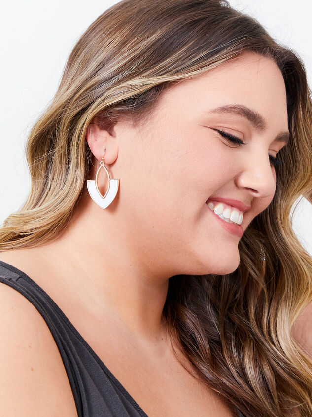 Asa Earrings Detail 2 - ARULA