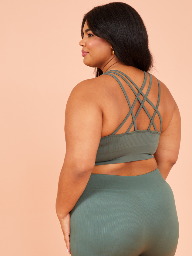 Seamless Ribbed Strappy Sports Bra Detail 4 - ARULA