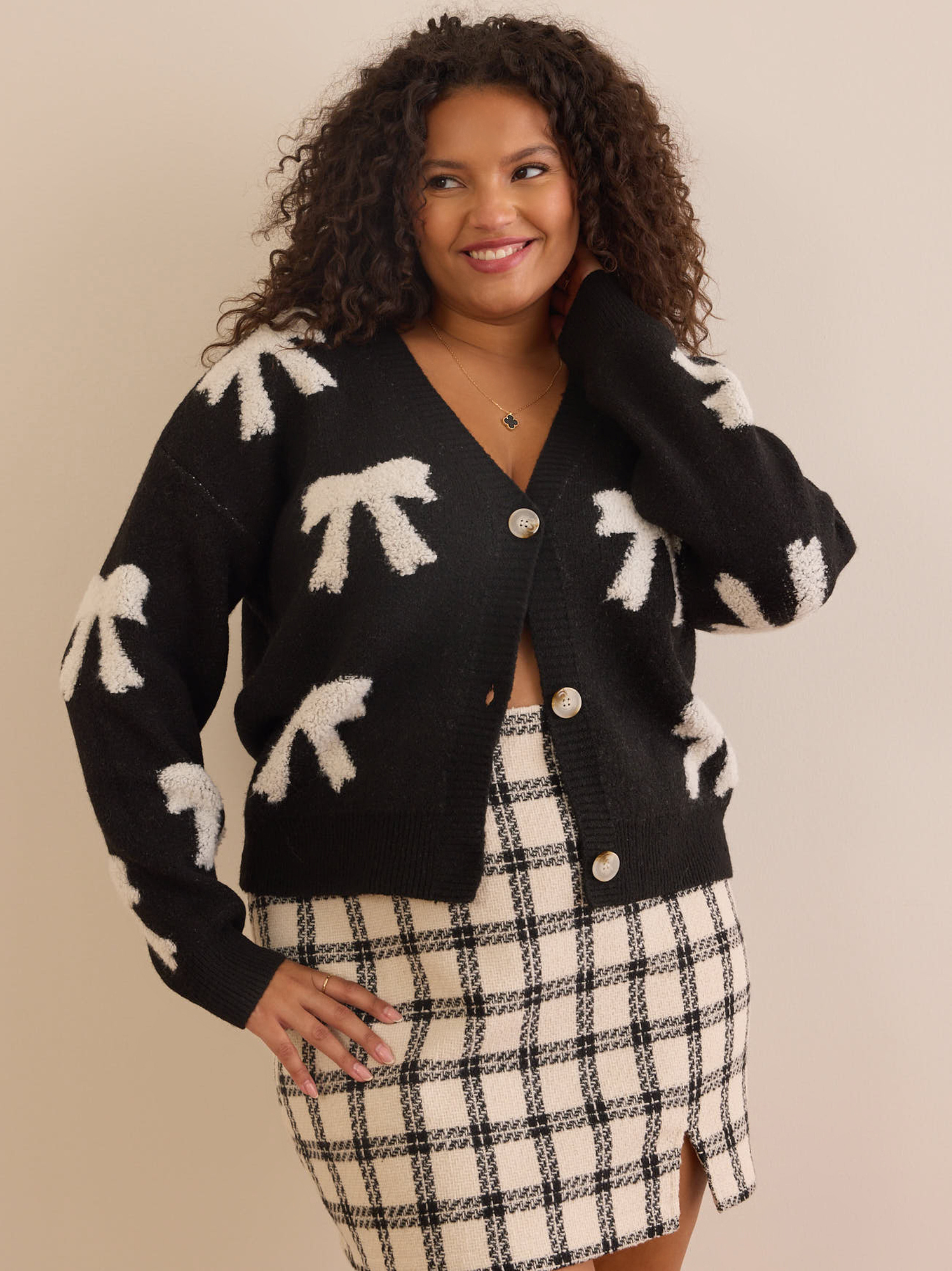 Layne Bow in Black & Ivory | Arula