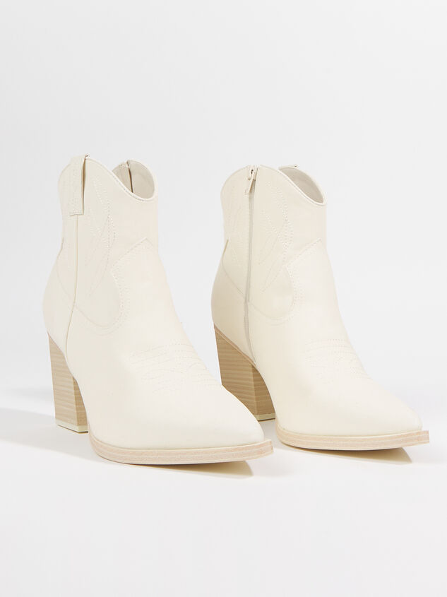 Leony Wide Width Boots Detail 1 - ARULA