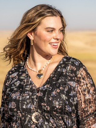 Camila Pearl Heart Necklace - ARULA