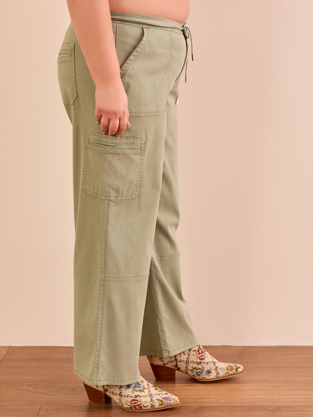 Greer Utility Cargo Pants Detail 3 - ARULA
