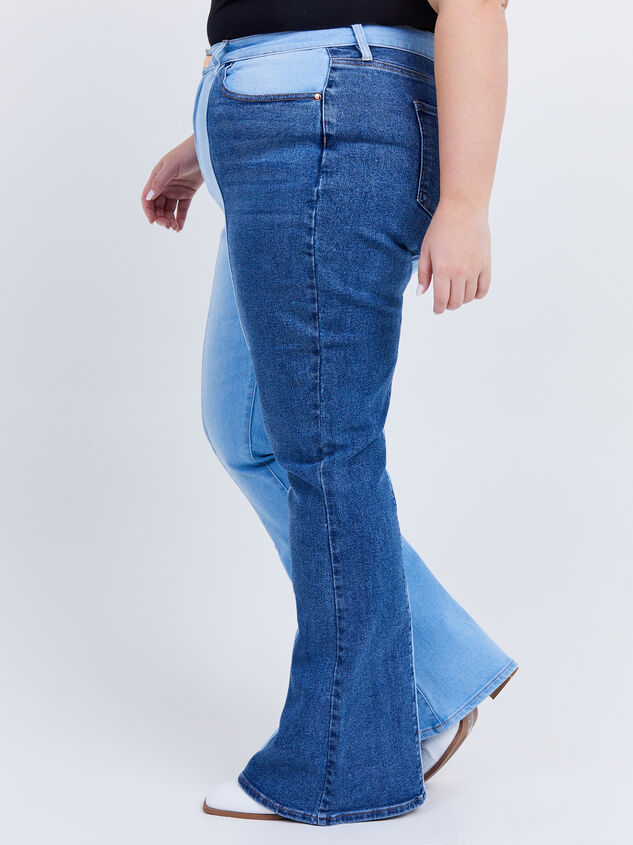 Colorblock Flare Jeans Detail 3 - ARULA