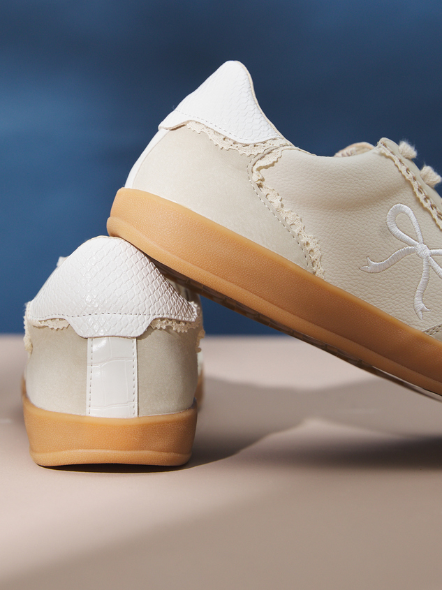 Julie Bow Lace Sneakers Detail 5 - ARULA