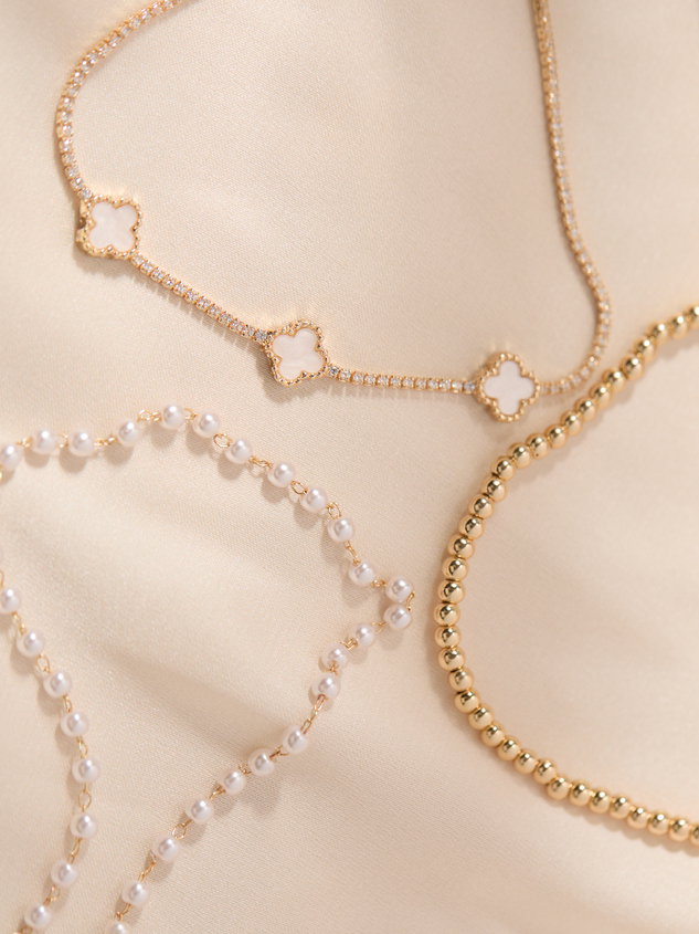 Pearl Clover Beaded Bracelet Set Detail 2 - ARULA
