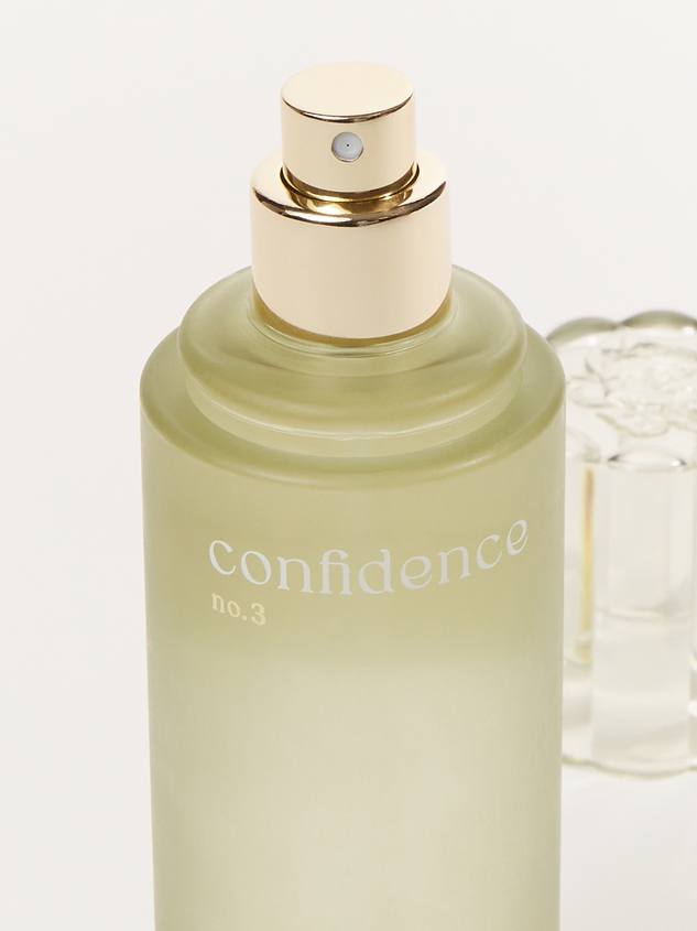 Confidence Body Mist Detail 2 - ARULA