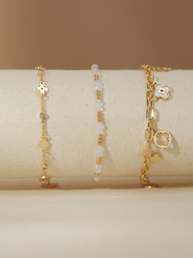 Golden Glow Clover Set Detail 2 - ARULA