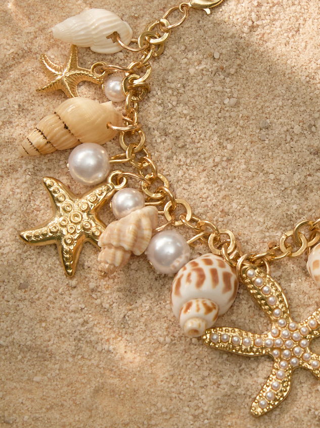 Shell Charm Bracelet Detail 3 - ARULA