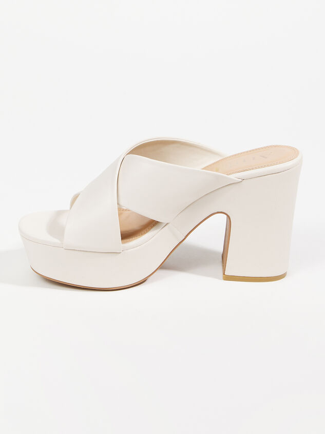 Evie Wide Width Heels Detail 3 - ARULA