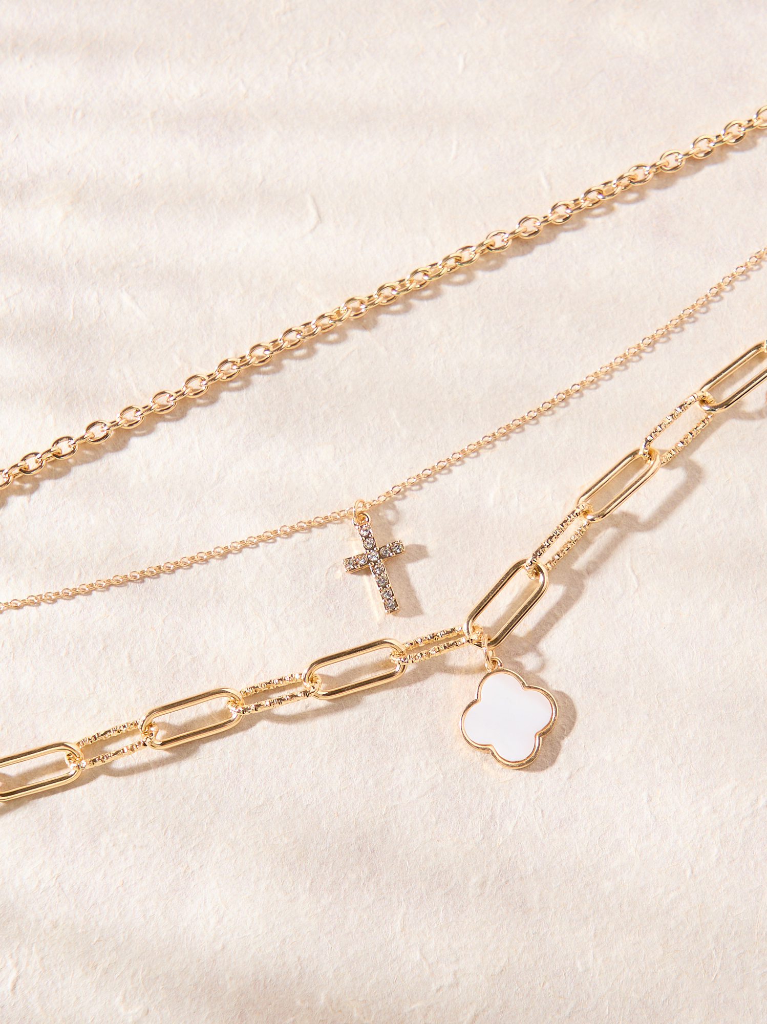 Mother Of Pearl Clover Layered Necklace in Gold Arula