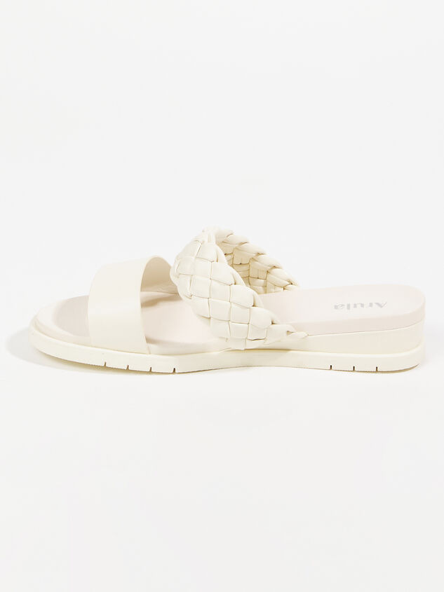 Kyrie Wide Width Sandals Detail 3 - ARULA
