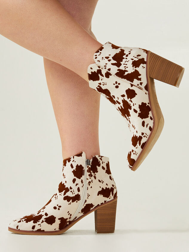 Anaya Wide Width Boots Detail 7 - ARULA