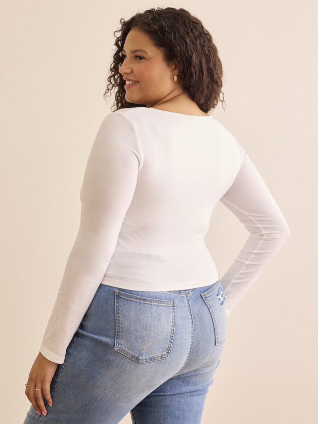 Everyday Seamless Long Sleeve Top Detail 4 - ARULA