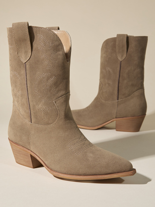 Nelly Suede Boot - ARULA