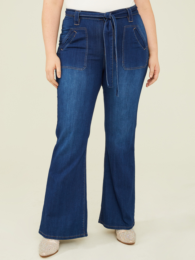 Elise Flare Jeans Detail 2 - ARULA
