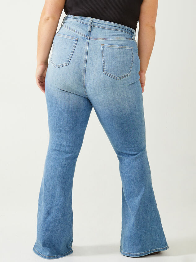 Incrediflex Button Flare Jeans Detail 4 - ARULA