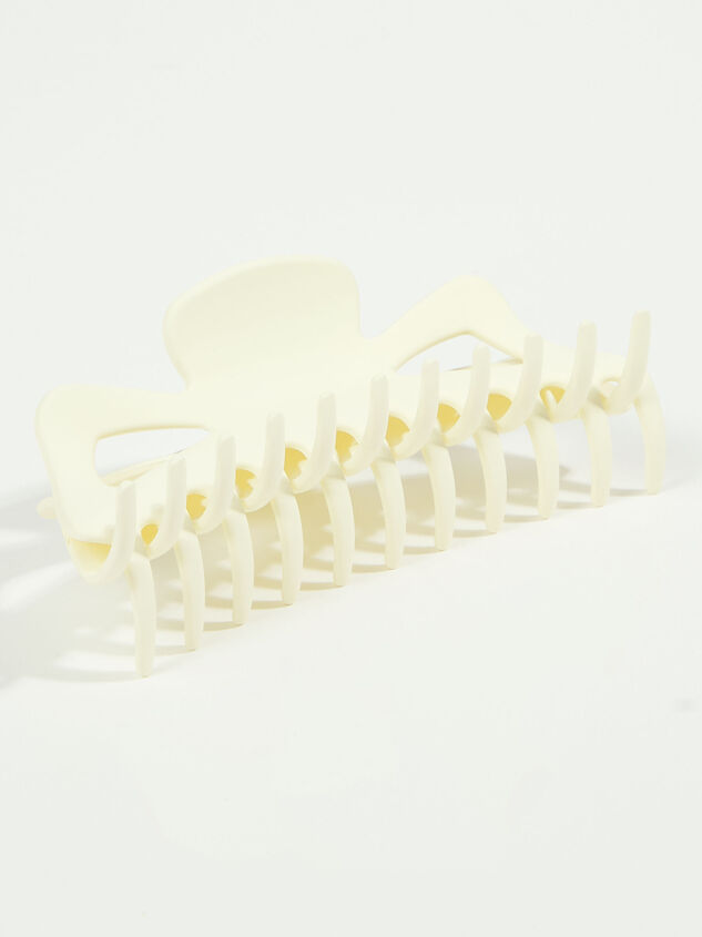 Bianca Claw Clip - Beige Detail 2 - ARULA