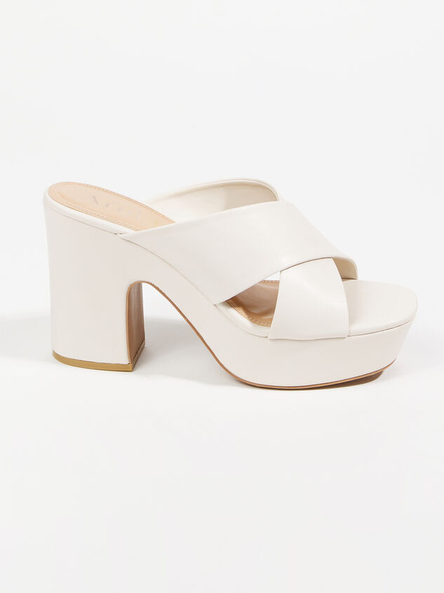 Evie Wide Width Heels Detail 2 - ARULA
